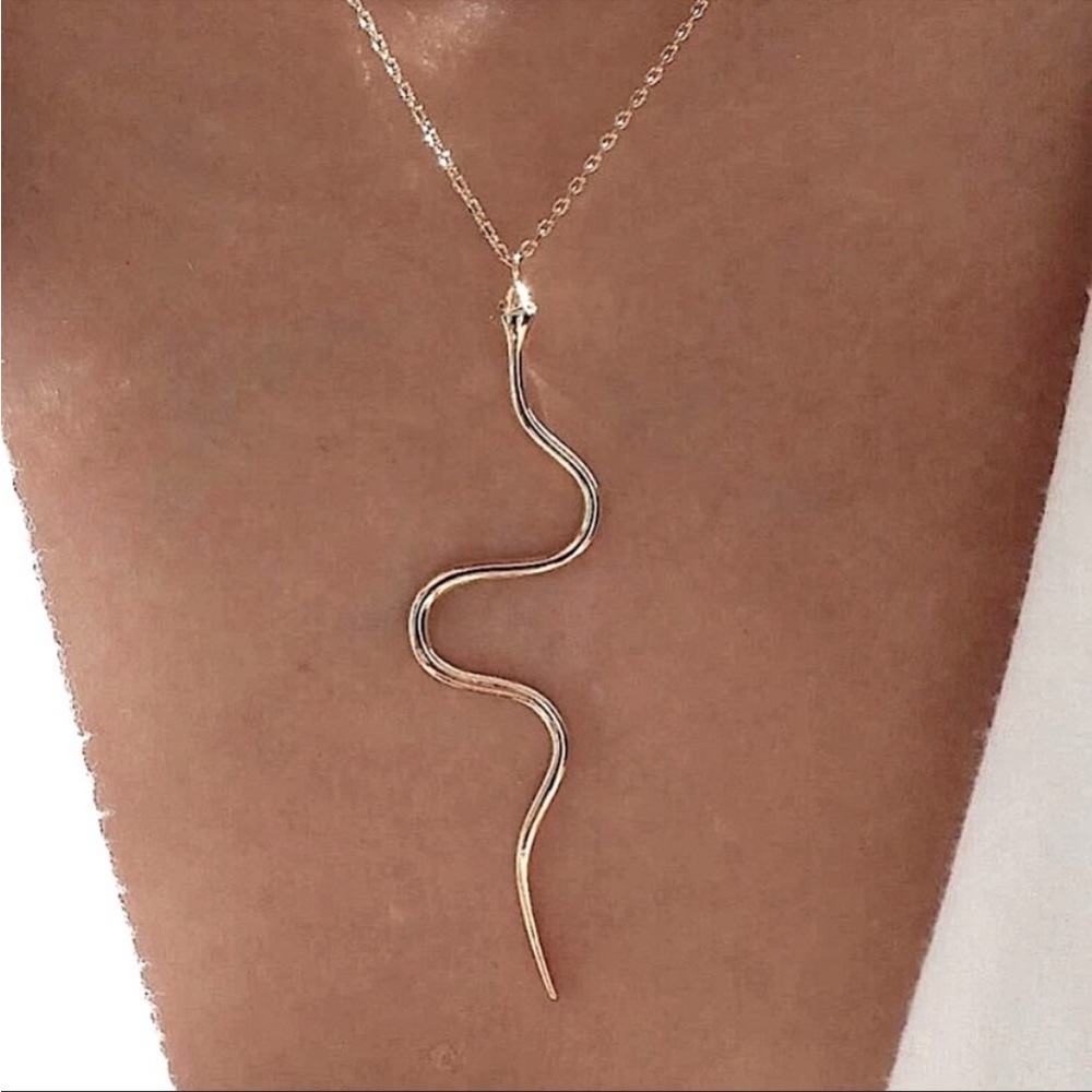 1 left! 🆕 Best seller! Gold Snake chain necklace choker